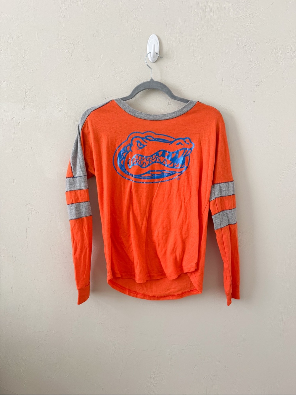 Colosseum Women’s Orange/Metallic Blue Long-Sleeve UF Gator with Gray Stripes